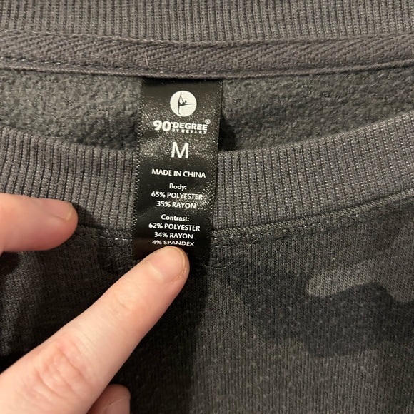 Women’s black camo crew - Picture 3 of 3